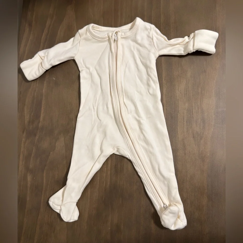 Colored Organics - NB Onesies - Picture 3 of 5